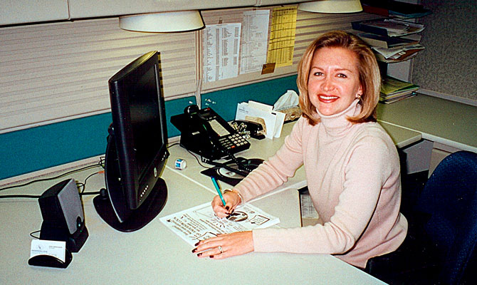 16_cortney-850-desk